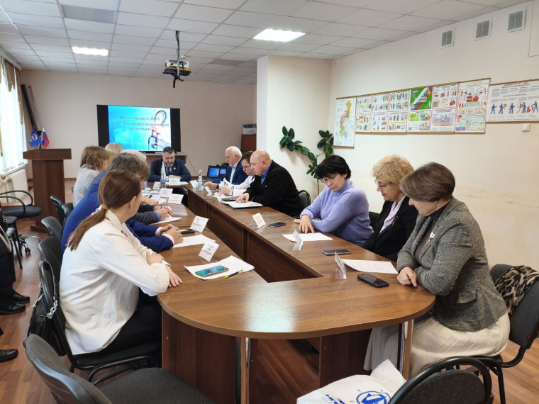 МО "Ульяновский район" прошёл День Профсоюза, в рамках которого проведено заседание территориальной трехсторонней комиссии по регулированию социально-трудовых отношений на территории ГУЗ "Ульянов.